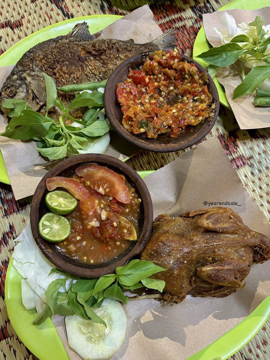 yearendsale_'s tweet photo. menu andalan di sini burung puyuh goreng dan sambal ndadak puedese nampol banget😭

yang di Jogja bisa cobain buat makan malam>> https://t.co/9BPnZDgT5U