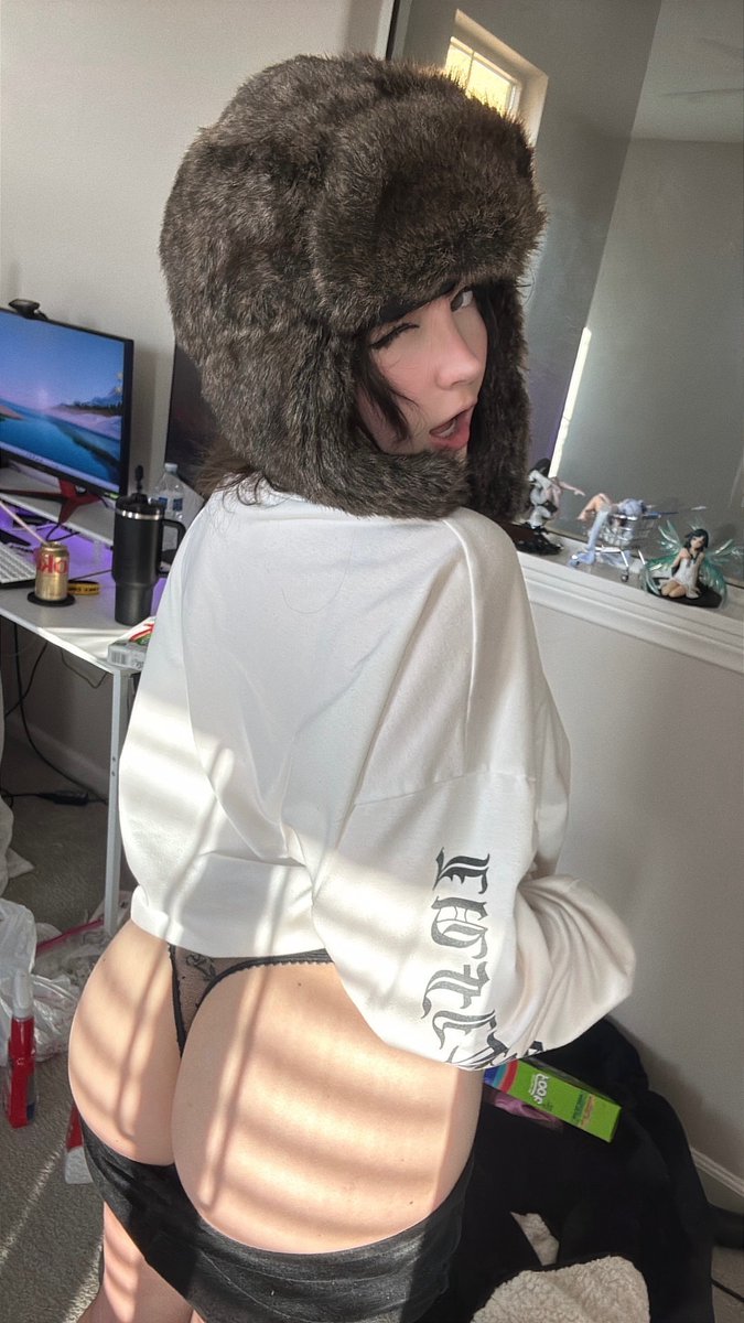 swiskerss's tweet photo. no revenge bc i’m built like this https://t.co/bsoEsdqU67