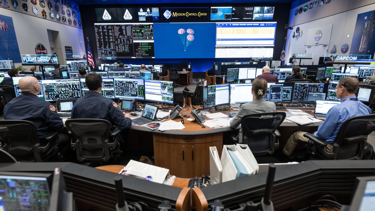 MSUnews's tweet photo. A @NASA-backed study led by @MSUBroadCollege researcher Dorothy Carter found that "collective attention" helps teams remain aligned, share information, and make better decisions in high-pressure environments. https://t.co/o1OYuYDQTj