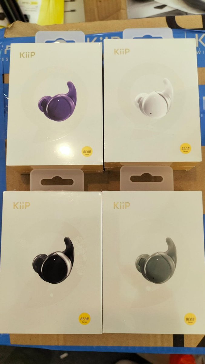 keyboardwon94's tweet photo. FLASHSALE TWS BASEUS BARU !!!! 
RANDOM WARNA 

DTS17

180k : 2 
Beli 1: 100k

#baseus #jastip #zonauangㅤ https://t.co/y2EeMX0iFN