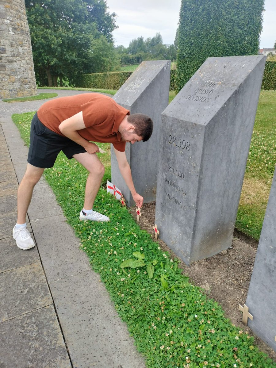lisburnccc's tweet photo. Continuing the annual Somme Pilgrimage, delegates visited the Irish Peace Tower and the site of the Christmas Truce at Messines. Mayor Councillor Brian Higginson also visited the grave of his great-great-uncle, Albert Hawthorne, at Messines Ridge British Cemetery. https://t.co/faqxn8QiiN