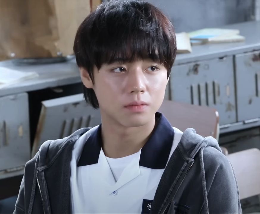 whsslovers's tweet photo. 사실상 연시은 때문에 벌어진 일이고 금성제가 휘말려든 건데. 저 당당고양이 태도에 금성제 황당하기만 해.

-걱정 마. 내가 수습해줄게.
-? 아니 씨발아. 니 일 니가 수습하는데 나한테 꺼드럭댈 일이야?
-내 일이라니? 사람 잡아먹었단 말은 니가 했어.
-그게 왜 시작됐을까? 이 미친 고양이야. https://t.co/828QdPIDrz