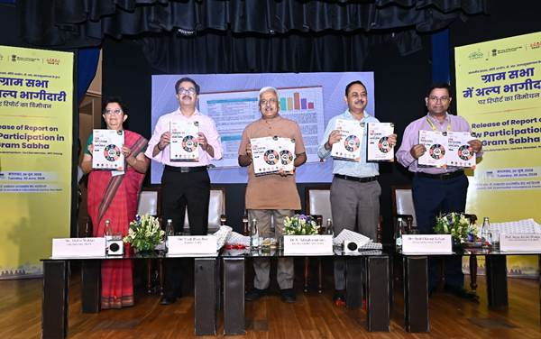 PIB_India's tweet photo. National Study Report on Low Participation in Gram Sabha Across States/UTs Released in New Delhi 

The two-volume report analyses the barriers to effective participation in Gram Sabhas and puts forward evidence-based policy recommendations and strategic directions

It provides actionable inputs for strengthening policy frameworks, reinforcing institutional mechanisms, and promoting meaningful citizen participation in #GramSabhas

Vibrant Gram Sabhas are essential for delivering citizen-centric governance: Dr. R. Balasubramaniam, Member, @NITIAayog  

🔗https://t.co/LmcYlAhw6H 

@mopr_goi