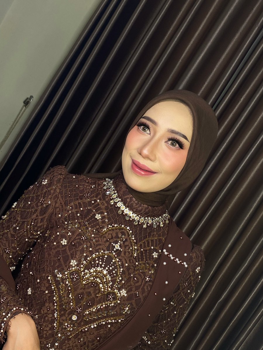 rinlovezz's tweet photo. MasyaAllah Tabarakallah💞

Mua @rindang.makeup 
Attire @attire.byrindang 
__________________________
info pricelist &amp; booking by WA 0895-3302-30500 💌 https://t.co/9SdR1VNERT