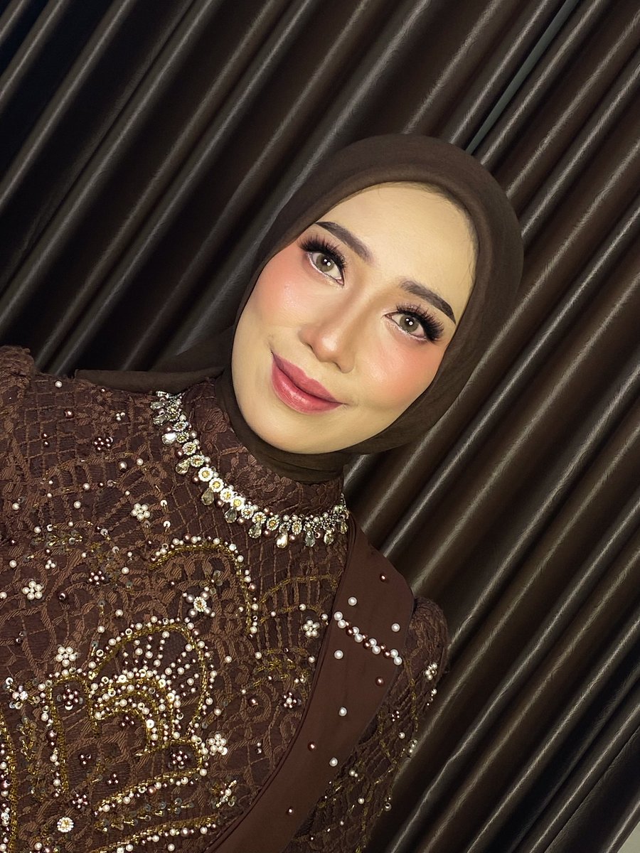 rinlovezz's tweet photo. MasyaAllah Tabarakallah💞

Mua @rindang.makeup 
Attire @attire.byrindang 
__________________________
info pricelist &amp; booking by WA 0895-3302-30500 💌 https://t.co/9SdR1VNERT