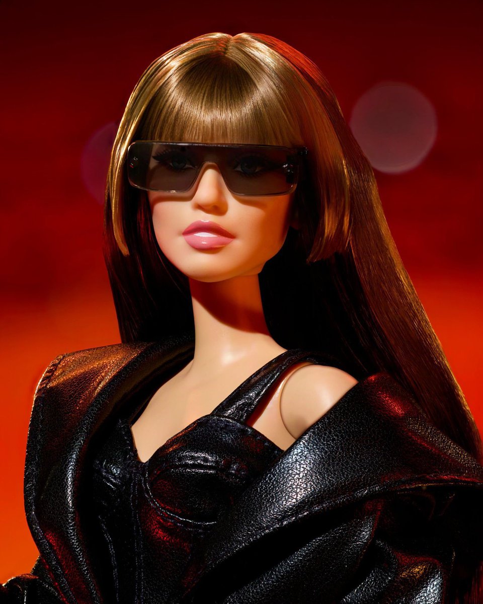 poptime's tweet photo. Visual da boneca Barbie de Miley Cyrus é divulgado. https://t.co/MGHWIp50Yh