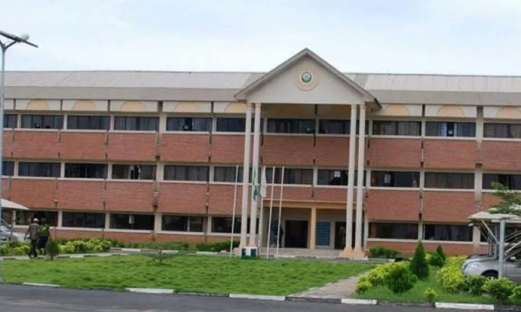 NigeriaStories's tweet photo. JUST IN: Nigeria Army probes assault of UNIOSUN students by soldiers https://t.co/PuV2ideBlZ