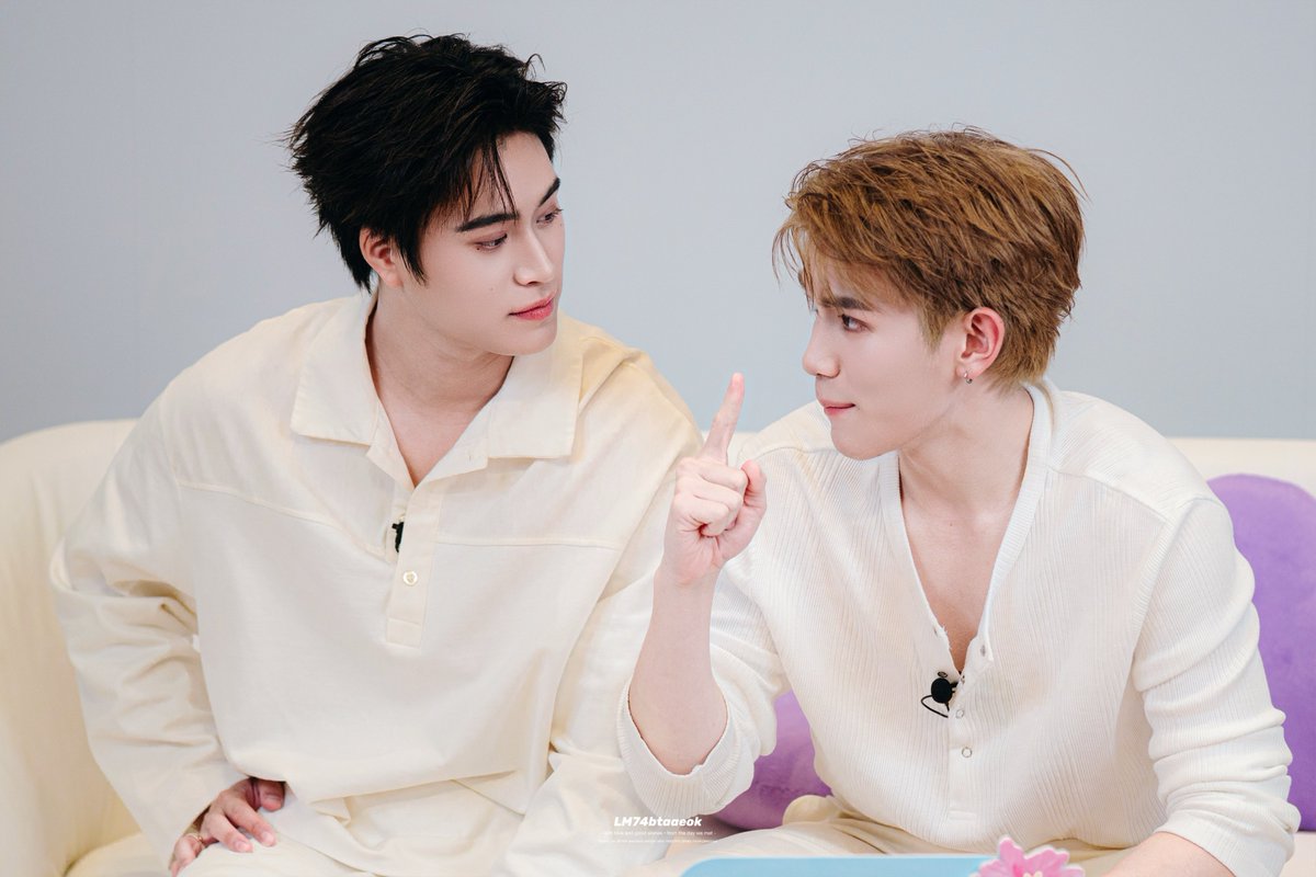 LM74btaaeok's tweet photo. เอ็นดูบี๋สุดหัวใจ~ 💖✨🎀
𑣲⋆ #Gemini_NT #Fourthnattawat

GEMINIFOURTH FEEL THE BLOOM 
#KingStellaxGeminiFourthLIVE https://t.co/LvCoKjWPsu