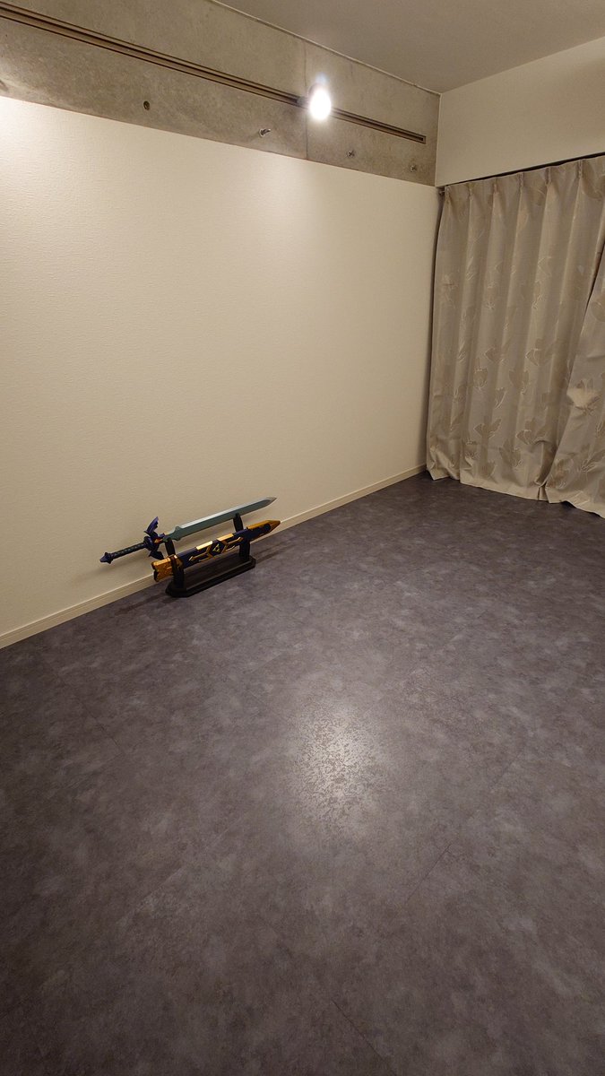 hamuko_niku's tweet photo. 自分も引越して家具揃え中ですがめちゃくちゃ親近感　マスソはテーブルよりも何よりも勝る https://t.co/zwJwkdFOZO