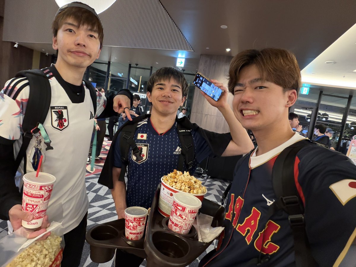 DrstretchSyohei's tweet photo. 今朝なのか昨夜なのかわからないですが日本対ブラジルの試合観ました！🇯🇵🇧🇷

サッカーのことはマジでわからなくて、弟のサッカーの試合以外見たことないですが、2人の解説付きでとても楽しめました！！

サッカーって楽しいね⚽️
 #ワールドカップ  #日本対ブラジル  #バモ    #1人だけWBC  #山本由伸 https://t.co/kqXwQKFkj0