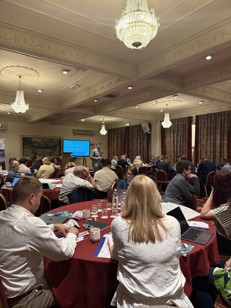 WIN_Cymru's tweet photo. Neges glir i gloi gweithdy RhAC heddiw: 

Mae gan Gymru'r arbenigedd, yr uchelgais a'r partneriaethau i arwain mewn arloesi sero net, a bydd offer a chydweithio newydd yn helpu i droi hynny'n fuddsoddiad a thwf.

Diolch yn fawr iawn i'r holl siaradwyr a mynychwyr! https://t.co/NqSRvFgyQz