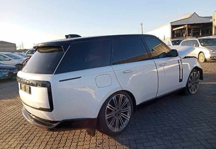 BoitumeloCaleb's tweet photo. R839 000
2025 Land Rover Range Rover 4.4L HSE (P530)
GoBid 📍 Cape Town
Retail value R3 599 999* https://t.co/GSw5JeBDjm
