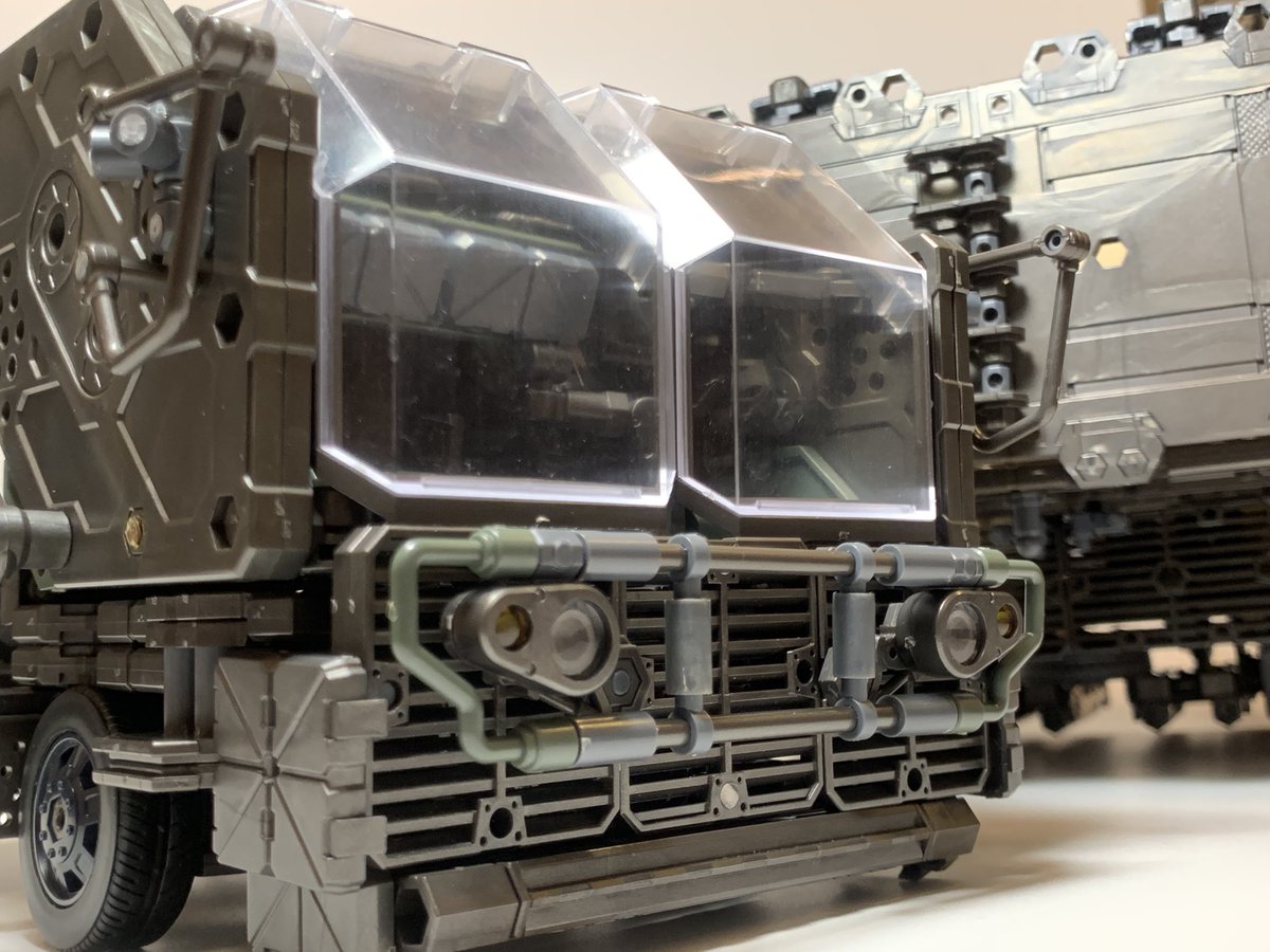 nous0204's tweet photo. #ヘキサギア

⬣ベッドロック重装備運搬車

実際のトラックの構造を参考に組んだ車両
٩( 'ω' )و 改めて微調整したい気持ち(˘ω˘)゛

尚、バルクアームを格納できるサイズ＝そこそこデカいので、しまう場所がない('A`)💦 https://t.co/eNSDVzDEFy
