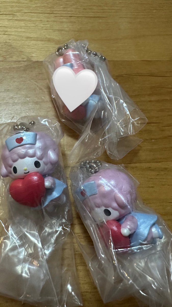 n_mm___'s tweet photo. 【交換】　サンリオ ナース スイング マスコット　ガチャ

譲 ピアノ×2

求 シナモロール(シナモン)キティーいずれか

郵送または都内手渡しでの交換です
お気軽にお声掛けください https://t.co/jGpMpAWeoy