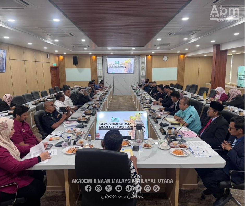 ABMUTARA's tweet photo. ABM Utara turut serta dalam Persidangan Majlis Perundingan Belia Negara Peringkat Daerah Yan 2026 dengan memberi taklimat peluang latihan TVET Pembinaan kepada belia Daerah Yan.

📍 Yan, Kedah
📅 30 Jun 2026

#ABMUtara #TVET #CIDBMalaysia https://t.co/R4RNSPn0RB