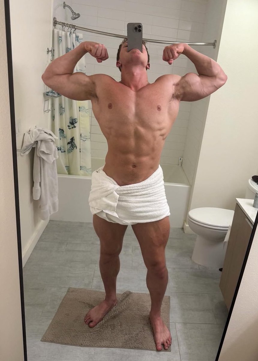 keniconnor's tweet photo. He is so HOT omg https://t.co/rQuk6u8F2C