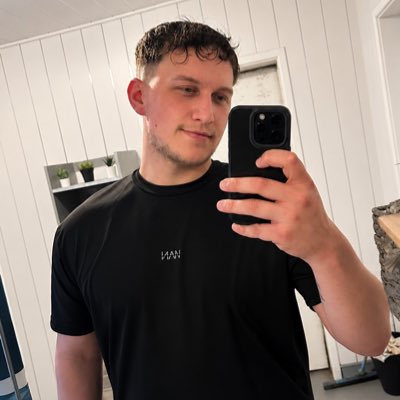ryanmb_1's tweet photo. #NewProfilePic 

Absolutely loving going back to the gym aiming to go everyday more or less💪🏼 no one is ready for my next chapter! #gym https://t.co/yBaLJDjXmP