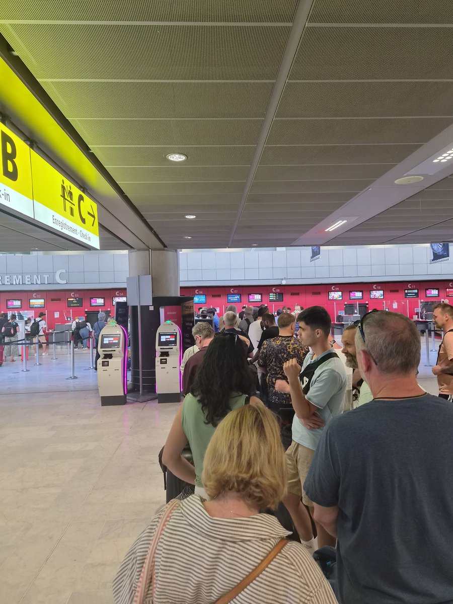 R1vo76's tweet photo. This is your check in at Toulouse. Baggage belts aren't working and neither are your agents it seems.

Abdolute disaster zone https://t.co/5G6KnC6MVg