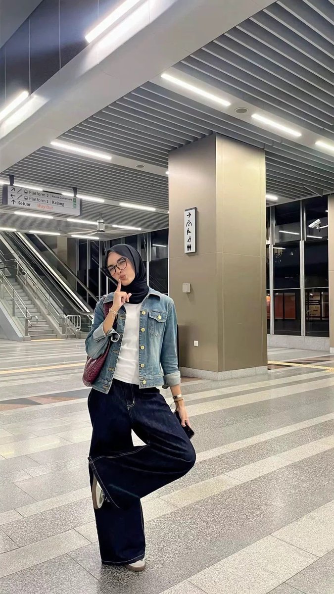 jjamchhichi_'s tweet photo. how pinterest sees me <3 

•idol
•outfit
•dessert
•song

HEHEHHE pinterest tau ya ak search james mulu🫨🫨🫨🫨🫨 https://t.co/Aw4UtzTq3i