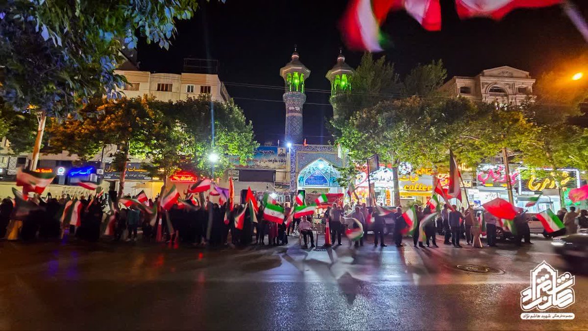 nilooye1678's tweet photo. از روزی که تو رفتی، روز و شب هایمان هم مثل قبل نیست. خیابان برایمان سنگر شده و در کنار داغداران تو در خیابان ها خود را آرام می‌کنیم. 
در خیابان می‌مانیم تا روزی که با عزیز زهرا برگردی
#باید_برخاست
#کشور_دوست https://t.co/7x0kAaYuYk