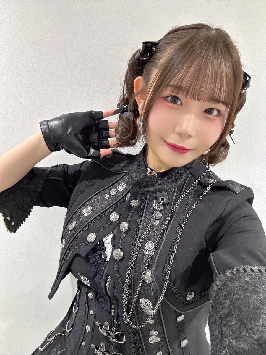 kohinatamika's tweet photo. 本日 #女王ステ 小屋入りしました🌹
めっちゃかっこいい世界が舞台に広がっておりました！！
本番まであとちょっと！！ドキドキ！！

チケットも発売中ですので、劇場でお待ちしておりますっ！！✨
▶️https://t.co/bicSybg1Pb https://t.co/SdrXQ7rEZg