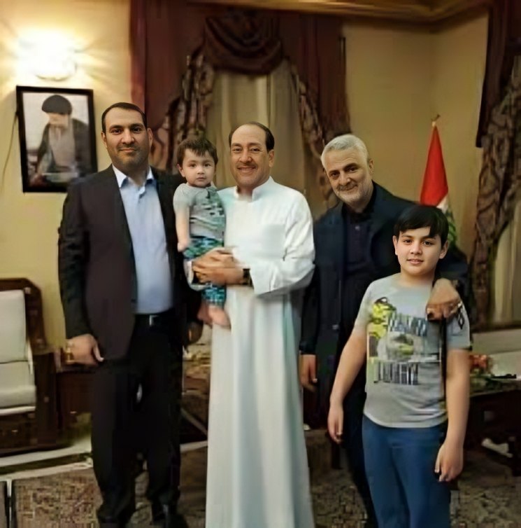 IranAlhurra's tweet photo. ▪️▪️ يُعد نوري المالكي (@nourialmalikiiq) رأس الفاسدين في العراق؛ فهو الشخص الذي قدم أكبر خدمة في مجال الإرهاب والقتل والفساد وتهجير أبناء الشعب العراقي الشريف، وذلك بتواطؤ كامل مع النظام الإيراني المجرم.
لقد كان المالكي لسنوات عديدة ذراع قاسم سليماني، جزار الشرق الأوسط، في العراق؛ إذ نهب مئات الملايين من الدولارات من أموال الشعب، وتولى قيادة جميع العمليات الإرهابية وجرائم القتل بتوجيه من خامنئي  في العراق.
وإذا كان لا بد من الشروع في تفتيش منازل الفاسدين داخل المنطقة الخضراء في بغداد، فإن أول فاسد يجب أن يخضع منزله للتفتيش هو نوري المالكي، المطلوب لدى القضاء الإسباني بتهمة ارتكاب جرائم ضد الإنسانية أعضاء منظمة مجاهدي خلق الإيرانية في العراق.

#انتفاضة_حتى_إسقاط_النظام @IranAlhurra #دول_الخليج #الشرق_الأوسط #العراق