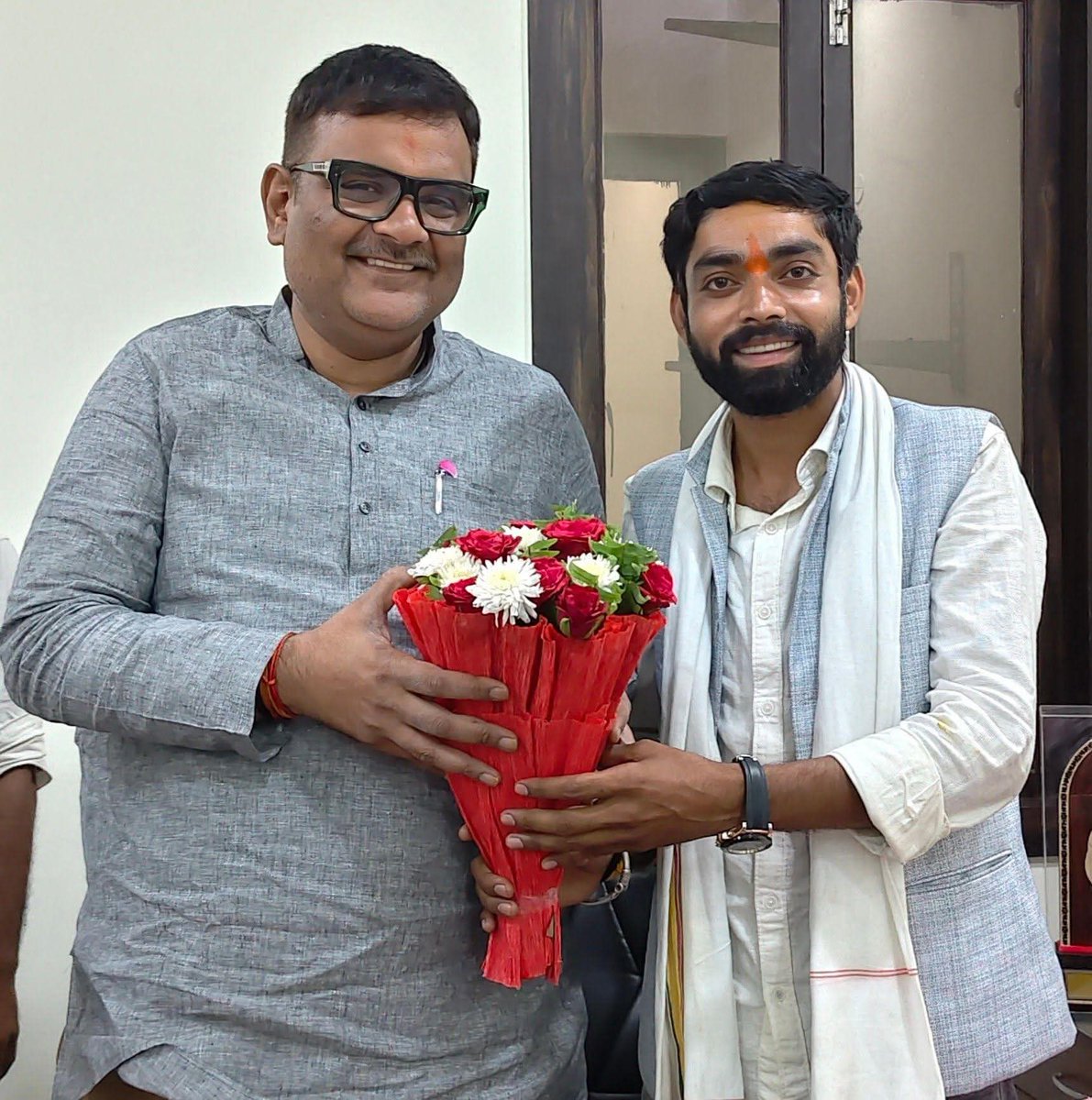manglambjp's tweet photo. लोकप्रिय जनप्रिय हम सबके नेता नि. सांसद कन्नौज हिन्दू ह्रदय सम्राट युवाओं के मार्गदर्शक दादा @SubratPathak12  जी को जन्मदिन की अनंत शुभकामनायें एवं बधाई.. 💐

प्रभु श्री राम से आपके उत्तम स्वास्थ एवं दीर्घायु जीवन की कामना करतें है..।
#happybirthdaysubratpathakdada https://t.co/tv5vqRNHlL