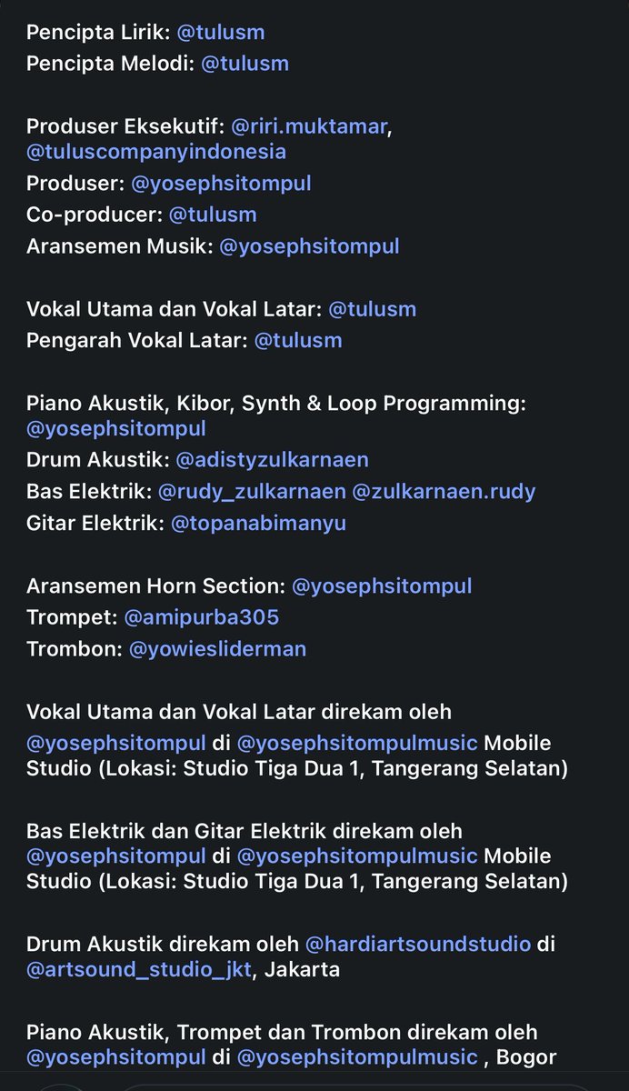 cegiluhuy's tweet photo. Dari tulus untuk tulus. Bener” semuanya dikerjain sendiri. Makanya gue heran banget liat credits di youtube &amp; spotify sepi banget. 

Shout out tu bang yoseph sitompul &amp; abang tulus!✨💚 https://t.co/P08jmqCN3p