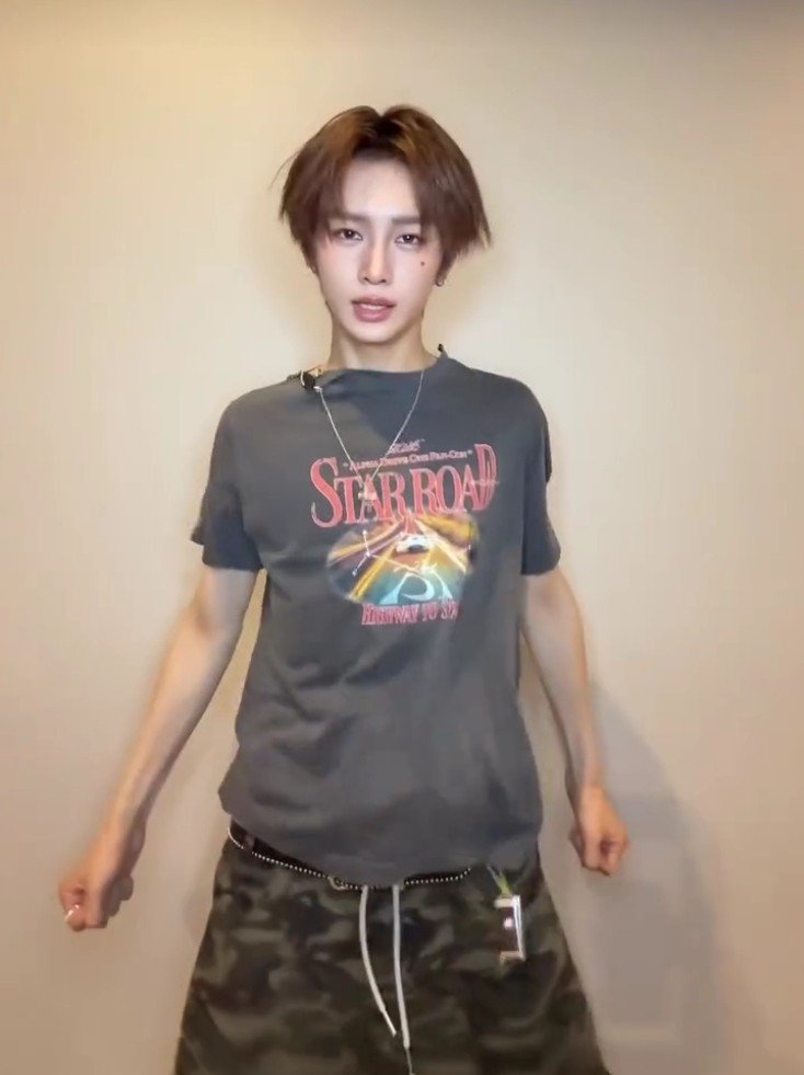imhirayaliu's tweet photo. anxin: im big, im strong, and im a cute cat! meow ~ https://t.co/4XN4NOrY3N