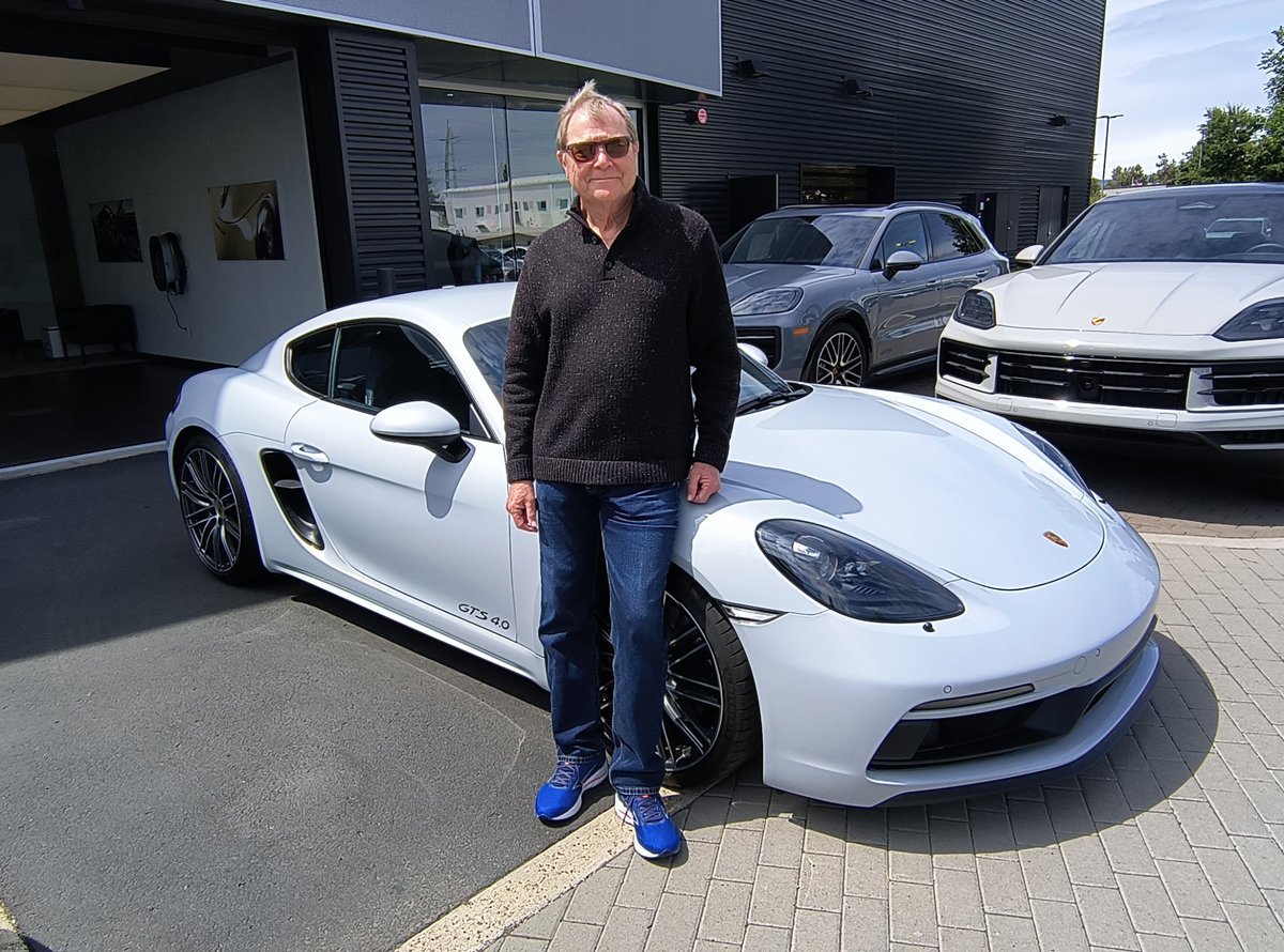 porscheofbend's tweet photo. Well done, Victor G! Your Porsche 718 Cayman is ready. Mike Bowers and the team wish you safe travels! Find your Porsche:

https://t.co/8xk2cpLaoI

#porschebend #porsche #porsche718cayman #718cayman #coupe #coupelife #bendoregon #bendcoupes #718caymanlife #kendallauto https://t.co/aPNs8ap9WD