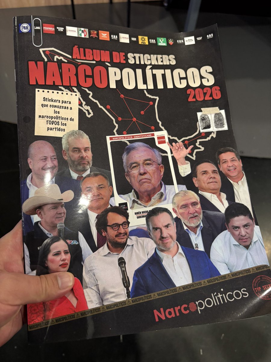 oscarbalmen's tweet photo. ¡Mil gracias a quienes nos acompañaron a la presentación del Álbum de @narcopoliticos_!

Esperen próximas presentaciones para comprar el álbum y las estampitas. https://t.co/ujax2WYwpH