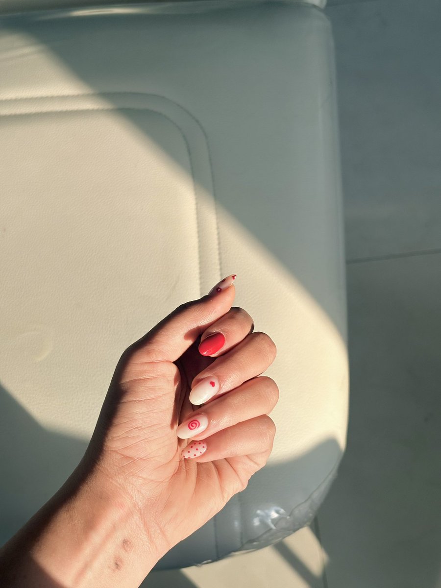 قرمز ِ یاواش tweet media