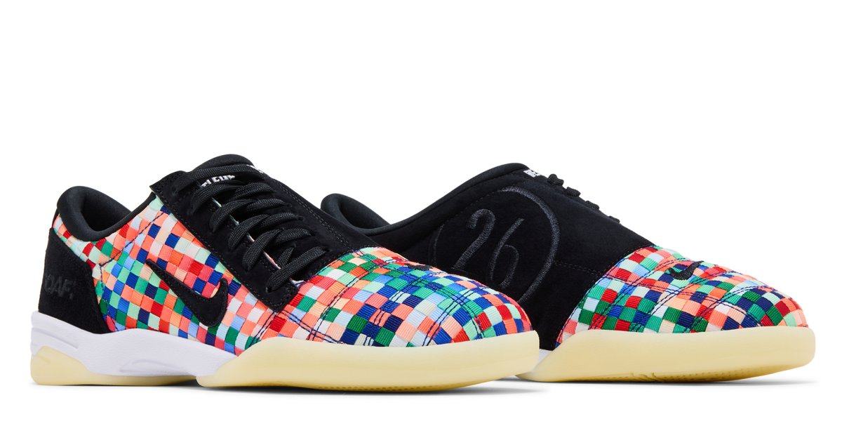 houseofheat's tweet photo. OFFICIAL LOOK: DOAF x Nike Total 90 “Beautiful Game”⚽️

📄 Limited to 300 pairs
📅 July 14th (GOAT) https://t.co/WVeFwKkSyH