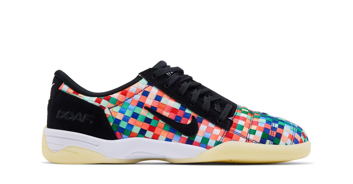 houseofheat's tweet photo. OFFICIAL LOOK: DOAF x Nike Total 90 “Beautiful Game”⚽️

📄 Limited to 300 pairs
📅 July 14th (GOAT) https://t.co/WVeFwKkSyH