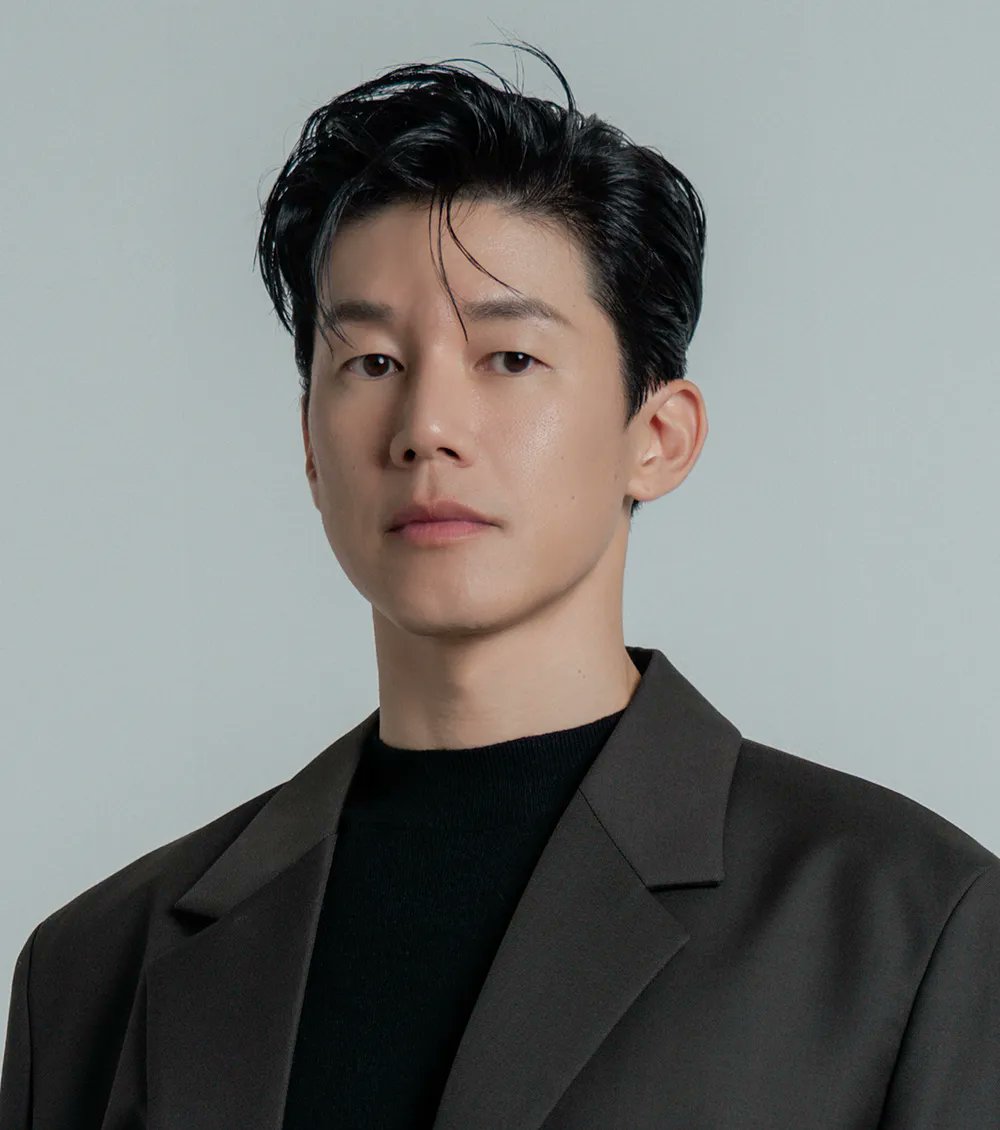hitomi_kor's tweet photo. イ・ジョンウン＆キム・ムヨル主演のNETFLIXドラマ「ハルメ（おばあちゃん）」は7月5日に撮影を開始して2027年に配信予定📝

“銃器店を営むおばあさんが、最愛の孫を殺した巨大組織に立ち向かう、予測不能の復讐アクション劇” https://t.co/ikgVp7pdYv