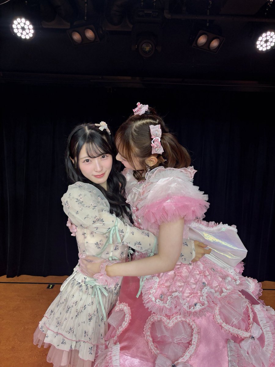 airi_sato0624's tweet photo. #大盛真歩卒業公演 
ありがとうございました🐰♡

スピーチで周りの人に恵まれてるって
お話していたけど、まほちゃんの
人柄にみんな救われているから
なんじゃないかなと思います(;_;)

優しくて、キラキラアイドルで
AKB48を照らしてくれたまほちゃんが
これからもずっとずっと！大好きです🥹 https://t.co/v3QDQVCzfx