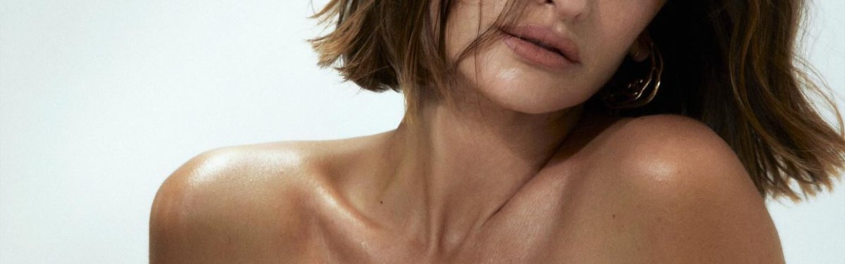 TheSarcasmHQ's tweet photo. Name a more timeless beauty than Penélope Cruz. I’ll wait. 👇 https://t.co/URLOVLuh7C