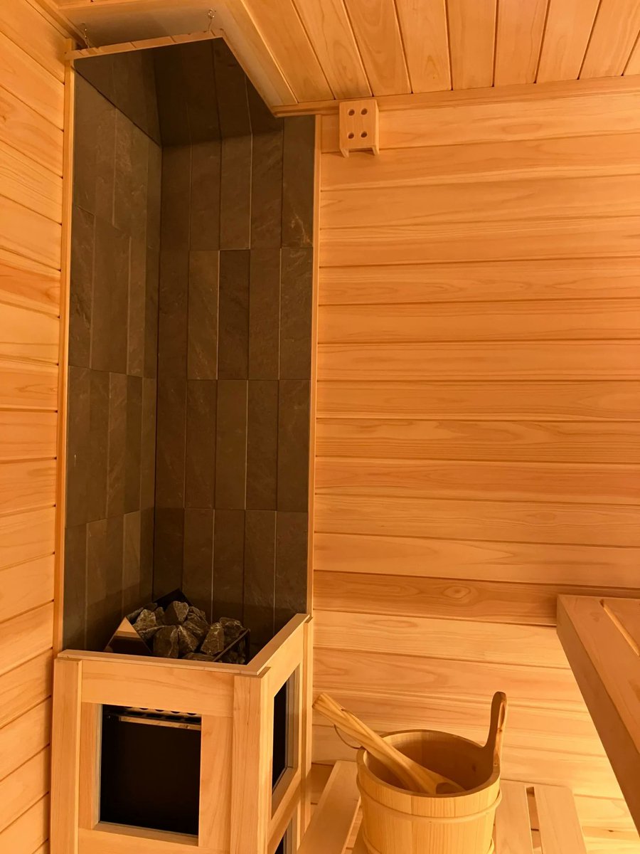 mysauna_japan's tweet photo. サウナの導入事例をご紹介✨

室内埋め込み（ビルトイン）型で4〜5人の広々としたサウナ🧖🏻
Bluetoothの音楽を楽しんだ後は、右側のシャワールームへ直行可能🚿

【オプション】
・Bluetoothスピーカー

▼詳細
https://t.co/1nQ9304kT8

#サウナ事例
#自宅サウナ
#MySauna https://t.co/02SUPSWvbH
