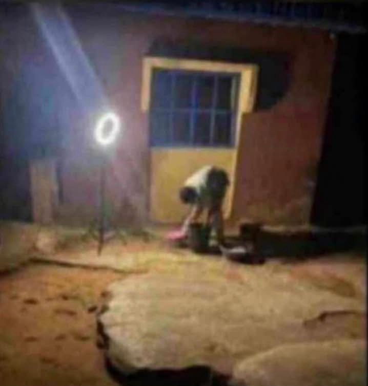 Israelgharee's tweet photo. Using ring light to wash plates and sell barbecue... Multipurpose indeed 😂 https://t.co/OjNZ7FFsP3