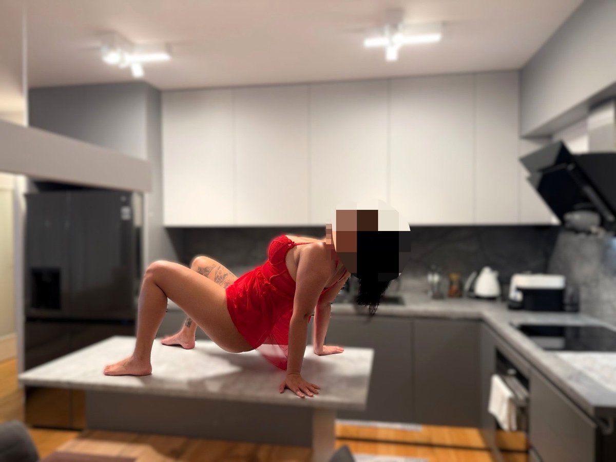 KathXisha's tweet photo. Dinner time 😈🍆 #dinner #yummy #onlyfans #promote #follow #like #México #kitchen #spicy https://t.co/Vwmukrvb8b