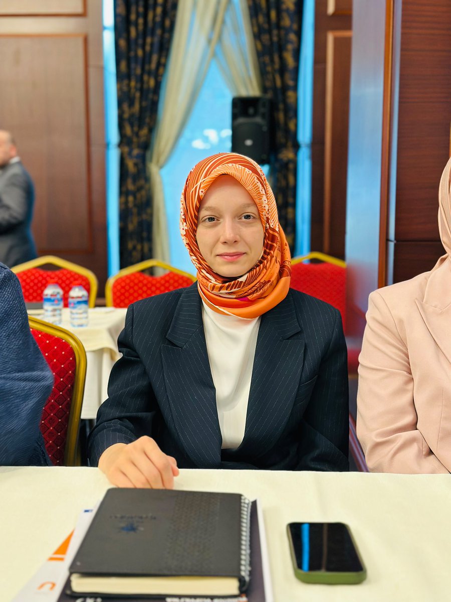 ZehraNurAydemr's tweet photo. Aile ve Sosyal Hizmetler Bakanımız Sayın @MahinurOzdemir’ın katılımlarıyla AK Parti Genel Merkez Kadın Kolları Başkanlığımızın düzenlediği “Medeniyetimizin Değerlerinden Kadın Politikaları İstişare Toplantısı”na katıldık.

Güçlü aile yapısı, kadının toplumdaki önemi ve nesiller arası bağların canlı tutulması hedefiyle çalıştay programımızı gerçekleştirdik. 

📍AK Parti Genel Merkez