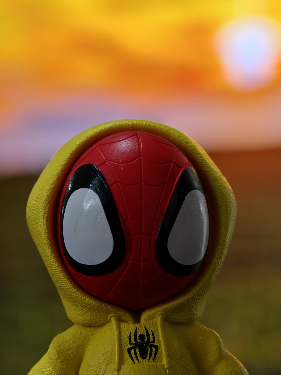Rickcraig38's tweet photo. Few shots from #OppoFindX9Ultra using hdr10 content as a background https://t.co/OkM7ODAtyD