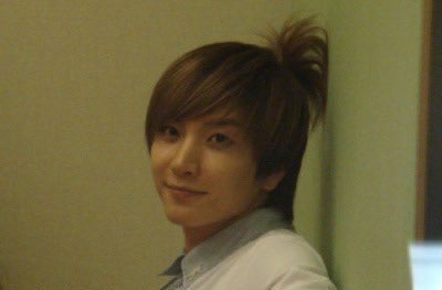 sjpopbase's tweet photo. Happy 43rd birthday to the nation’s MC, LEETEUK.

After debuting in 2005, he quickly found his place in variety and hosting while navigating the growing K-pop scene. One of the greatest K-pop leaders, his fierce determination helped SUPER JUNIOR stand strong today, 20 years on. https://t.co/SDzuUiy65l