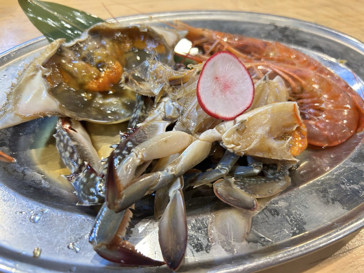 piiiiiya_com's tweet photo. 誕生日に美味しいご飯たべました！
生牡蠣、カンジャンケジャン、トロレバ、
カニ味噌、写ってないけど、鳥刺し、馬刺し、ソフトクラブシェル
色々食べたけど、お気に入り4選
鮮度は良いのに、
後日しっかり腹壊しました(›´ω`‹ )。
お腹弱かった🫠
生物好きなのに弱めなの何とかなんないのかなぁ。 https://t.co/BK5d4jjNmC