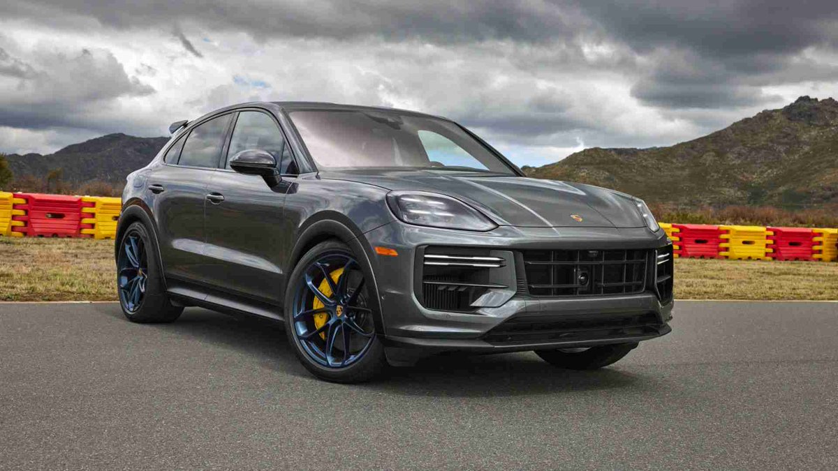 DugovicMilos's tweet photo. The European automotive industry is at a breaking point. 🚨 VW Group is weighing massive cuts—up to 100,000 jobs worldwide and potential plant closures in Germany. Amid this, a major rumor is hitting Slovakia: Porsche may move Cayenne production from Bratislava to Leipzig 🧵(1/4) https://t.co/hDEIDd0bWA
