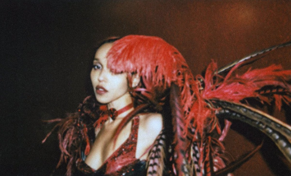 zander2187's tweet photo. FKA twigs shot for the BODY HIGH tour https://t.co/nZg5gqALda