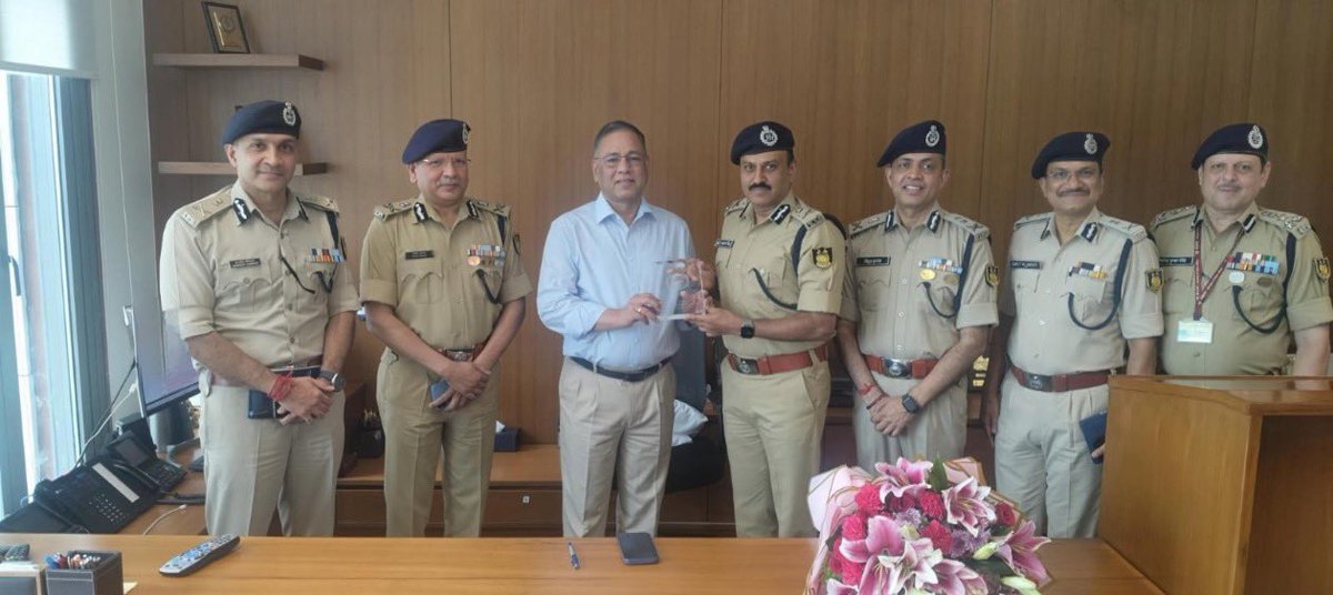 gpsinghips's tweet photo. The CRPF family bid farewell to Sri Tapan Kumar Deka, Director, Intelligence Bureau this morning. 
To me, he has been an elder brother, mentor & guide through my journey since my first posting in Assam. A relationship that matured well across different theatres and tasks. 
Sir, Wishing you many more meaningful years in service to the Nation. 
@crpfindia