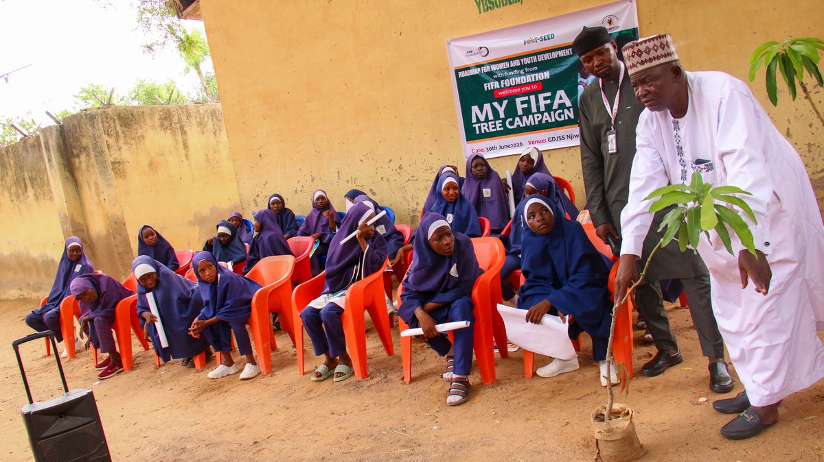 RAWYOD's tweet photo. Through the #MyFIFATreeCampaign, RAWYOD, with funding from FIFA Foundation's #FOOTSEED Project, empowered students in 8 junior secondary schools across Damaturu &amp; Potiskum, Yobe State, to plant economic trees and become climate champions.  #ClimateAction #TreePlanting https://t.co/KRSjBYaTCB