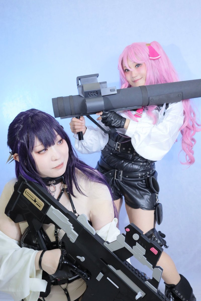 yuuka63837867's tweet photo. #cosplay
NIKKE
ユニ🩷 @nozomi01132008 
ミハラ🖤ゆうか

📸 @papa3camera 

カッコいい武器はのぞみさんからお借りしたよ！感謝感謝🙏 https://t.co/Hr6a36CzKe