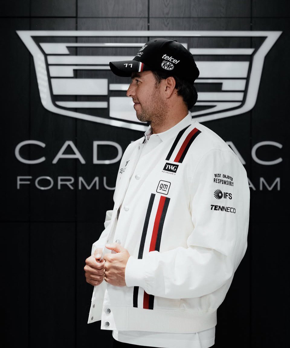 ma_fe79's tweet photo. Checo tieso digo Checo modelo 😎✨ https://t.co/fyYdMGUdun
